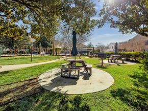 6462 Burgoyne Road, Houston TX 77057