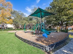 6462 Burgoyne Road, Houston TX 77057