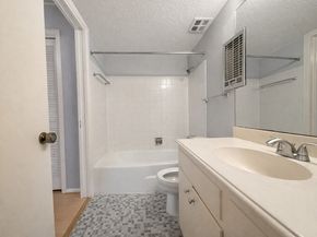 8223 Kingsbrook Road 215, Houston TX 77024