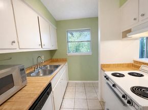 8223 Kingsbrook Road 215, Houston TX 77024