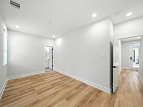 1979 Bauer Dr, Houston TX 77080