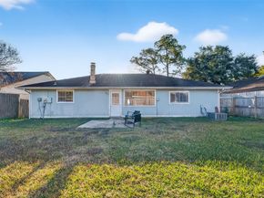 2410 Colonial Ridge Drive, Friendswood TX 77546