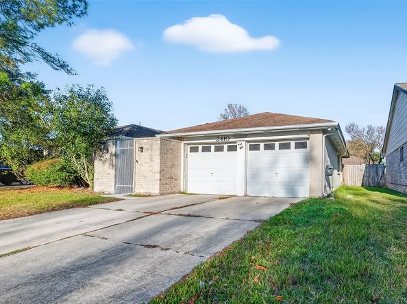 2410 Colonial Ridge Drive, Friendswood TX 77546