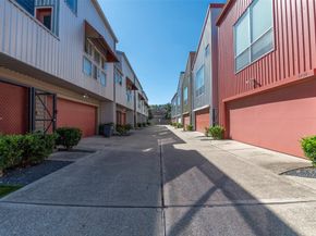 3050 Commerce Street, Houston TX 77003