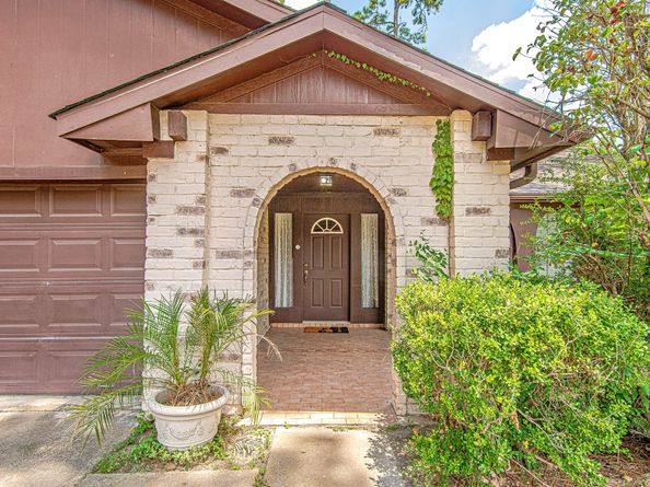 16306 Hollow Wood Drive, Houston TX 77090