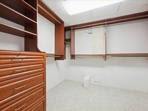 14 Greenway Plaza 22M/R, Houston TX 77046