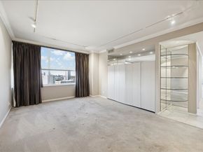 14 Greenway Plaza 22M/R, Houston TX 77046