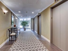 14 Greenway Plaza 22M/R, Houston TX 77046