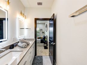 5421 Southlea Street, Houston TX 77033