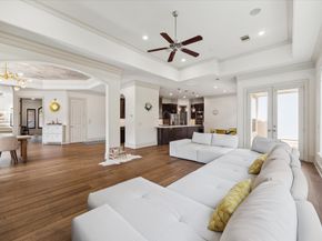 86 S Creekside Court, Houston TX 77055