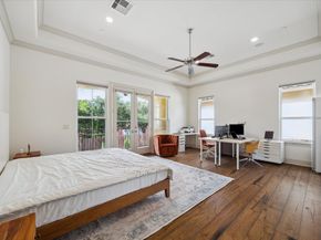 86 S Creekside Court, Houston TX 77055