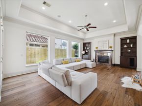 86 S Creekside Court, Houston TX 77055