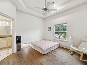 86 S Creekside Court, Houston TX 77055