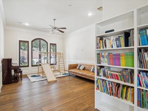 86 S Creekside Court, Houston TX 77055