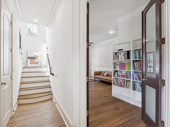 86 S Creekside Court, Houston TX 77055