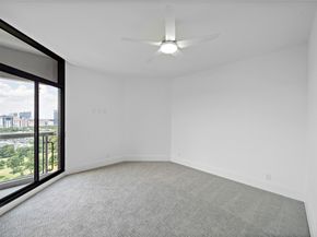 1701 Hermann Drive 21F, Houston TX 77004
