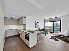 1701 Hermann Drive 21F, Houston TX 77004