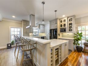 1550 Sue Barnett Drive, Houston TX 77018