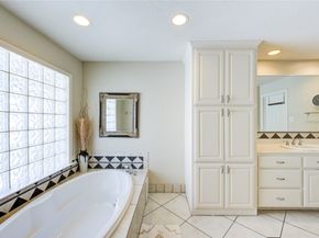 1550 Sue Barnett Drive, Houston TX 77018