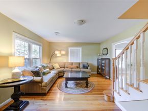 1550 Sue Barnett Drive, Houston TX 77018