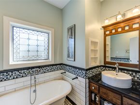 1550 Sue Barnett Drive, Houston TX 77018