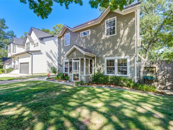 1550 Sue Barnett Drive, Houston TX 77018