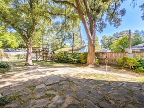 1550 Sue Barnett Drive, Houston TX 77018