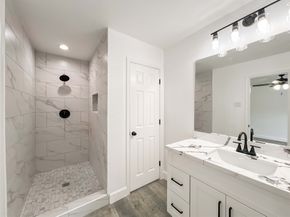 7851 Pecan Villas Drive, Houston TX 77061