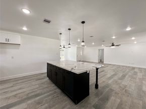 7851 Pecan Villas Drive, Houston TX 77061
