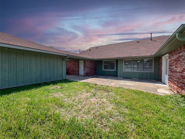 7851 Pecan Villas Drive, Houston TX 77061