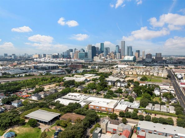 3018 Commerce Street, Houston TX 77003