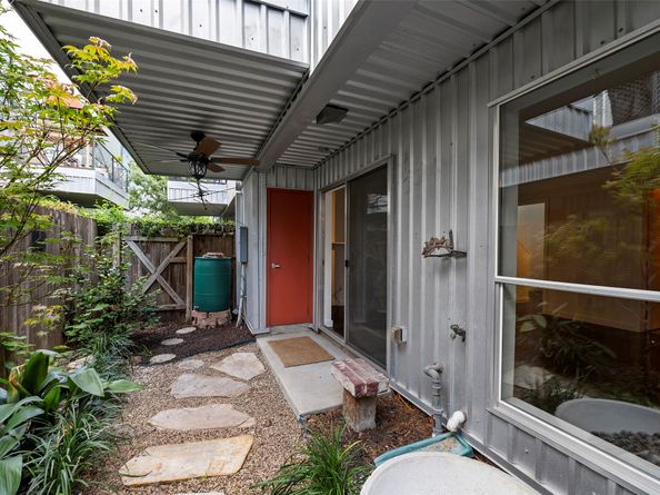 3018 Commerce Street, Houston TX 77003