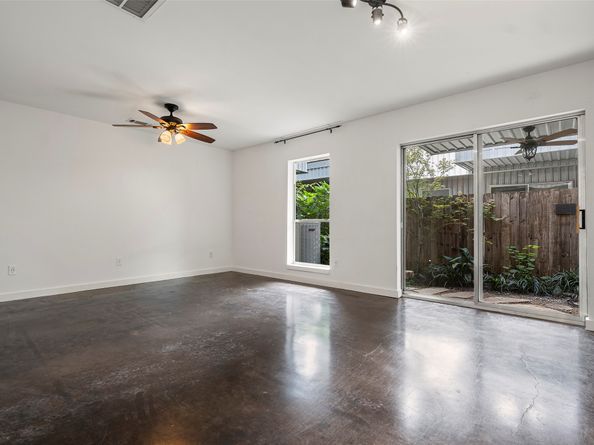 3018 Commerce Street, Houston TX 77003