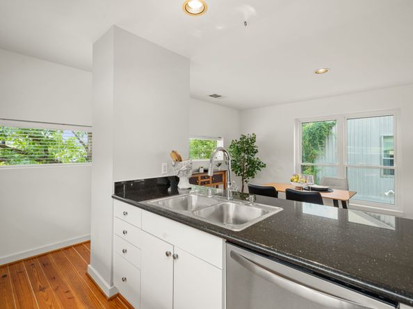 3105 Caroline Street, Houston TX 77004