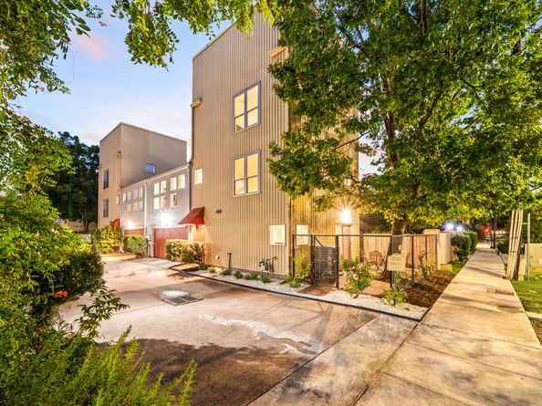 3105 Caroline Street, Houston TX 77004