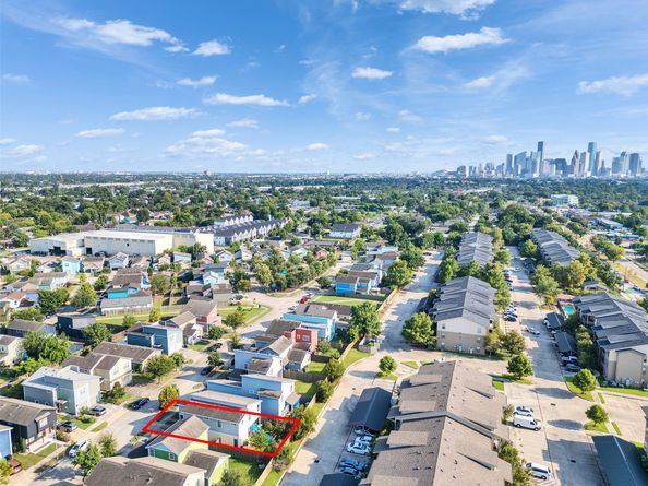 4331 Cetti Street, Houston TX 77009