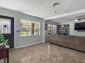 811 Globe Street, Houston TX 77034