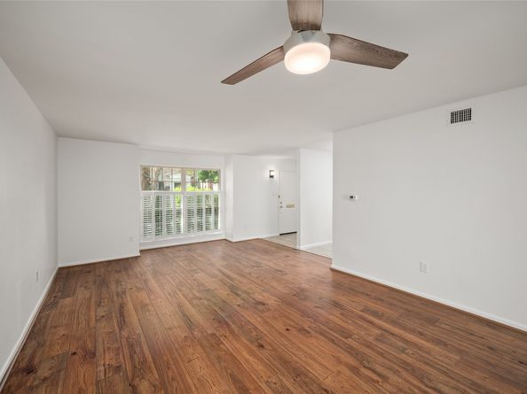 5831 Doliver Drive 24, Houston TX 77057
