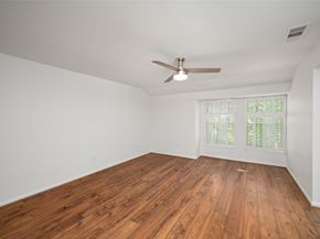 5831 Doliver Drive 24, Houston TX 77057