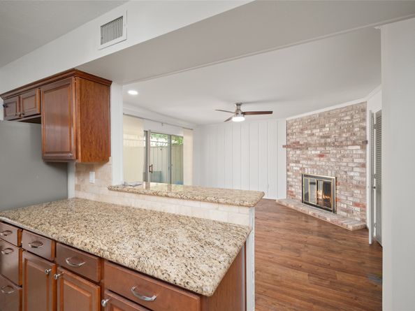5831 Doliver Drive 24, Houston TX 77057