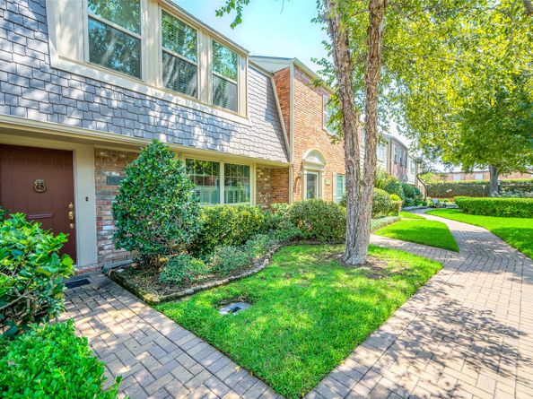 5831 Doliver Drive 24, Houston TX 77057