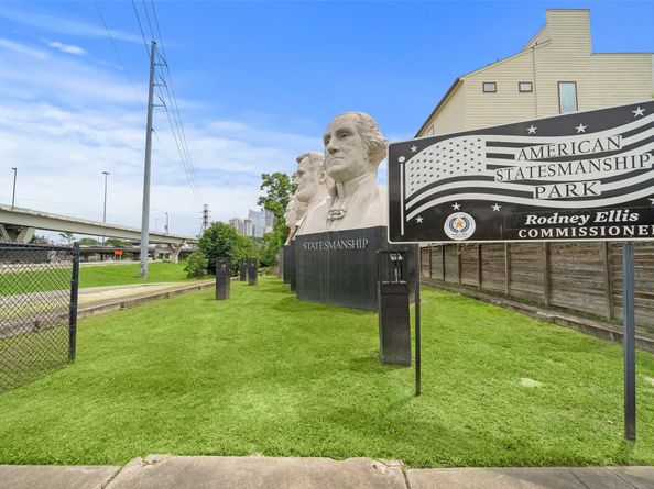 1005 Bingham Street 5, Houston TX 77007