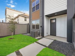2530 Live Oak Street, Houston TX 77004