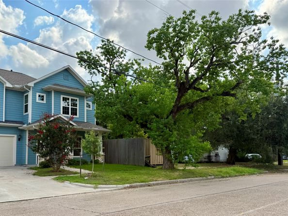 3420 Delano Street, Houston TX 77004