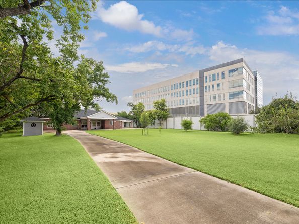 1010 Adkins Road, Spring Valley Village TX 77055