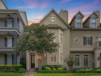3322 Crosspark Place