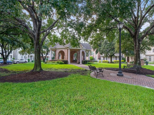 3322 Crosspark Place, Houston TX 77007
