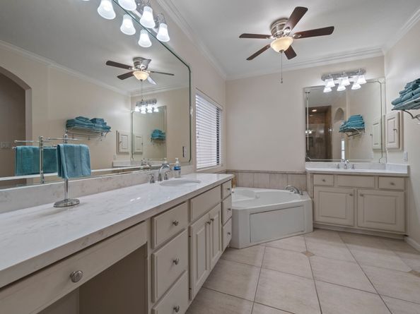 3322 Crosspark Place, Houston TX 77007