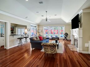 4401 Roseland Street, Houston TX 77006