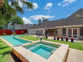 4401 Roseland Street, Houston TX 77006